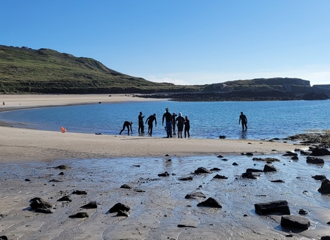 Sea survey at Saye with volunteers